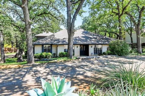 2201 Adams Drive Arlington TX 76011