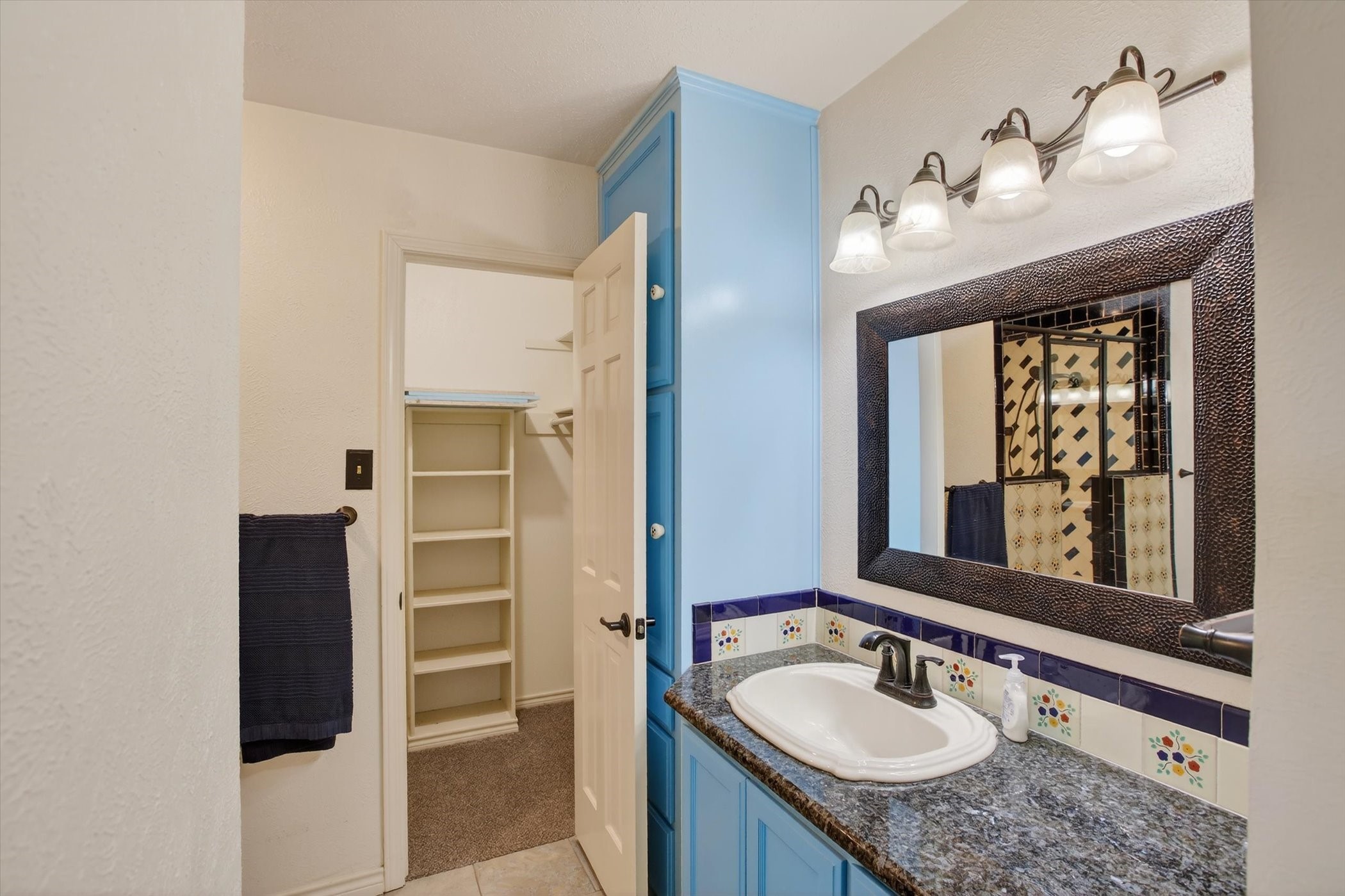 2201 Adams Drive Arlington TX 76011