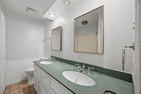 2201 Adams Drive Arlington TX 76011