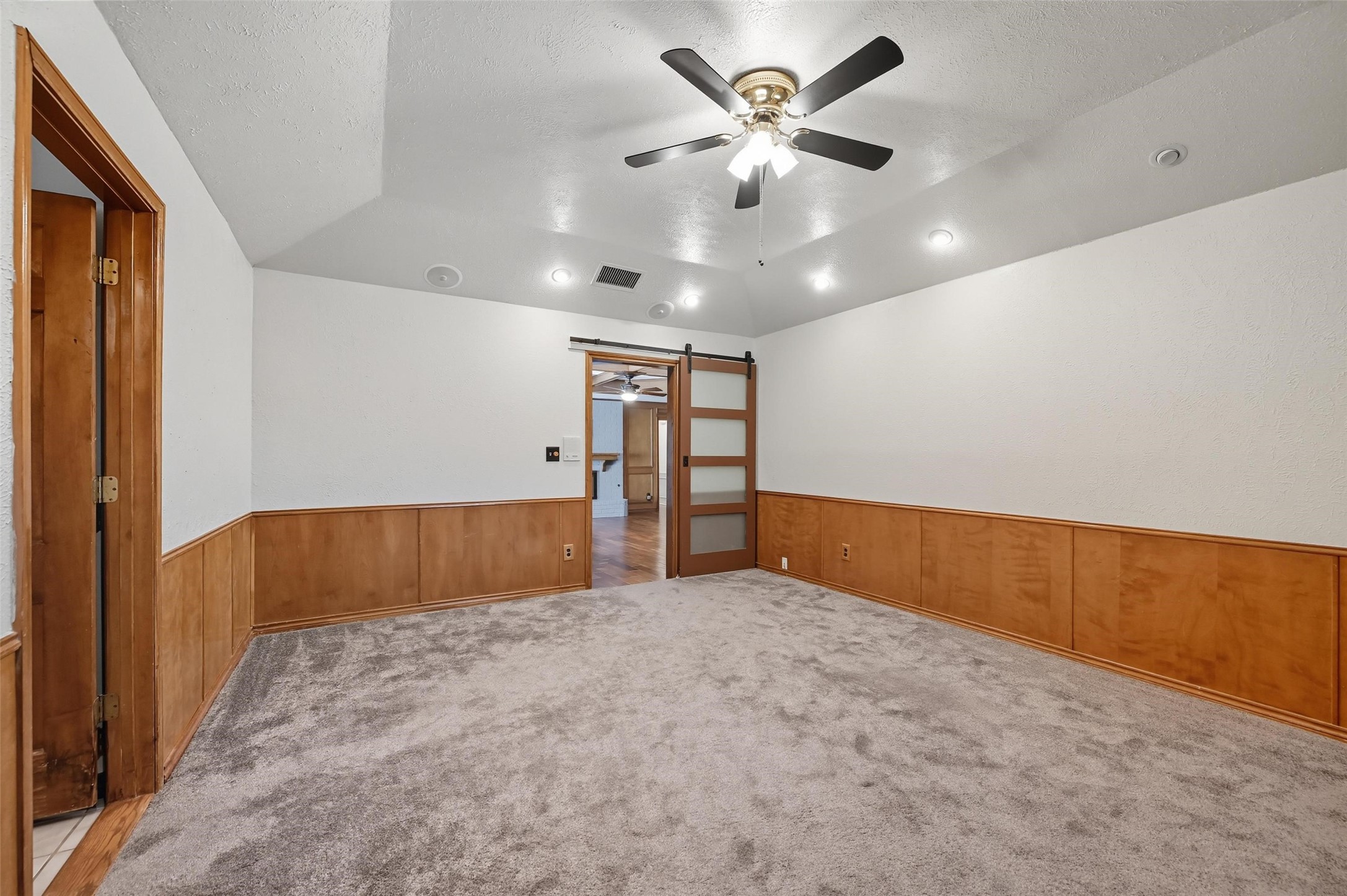 2201 Adams Drive Arlington TX 76011