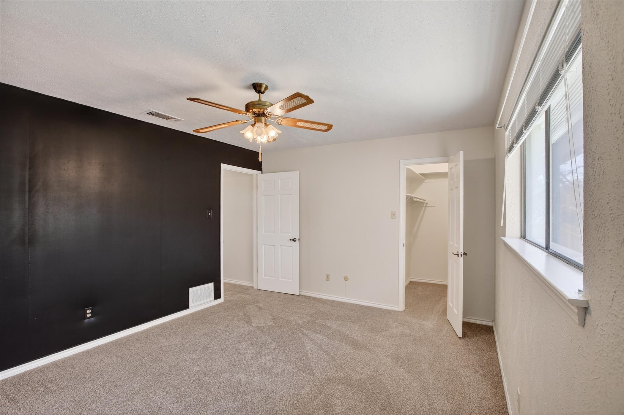 2201 Adams Drive Arlington TX 76011