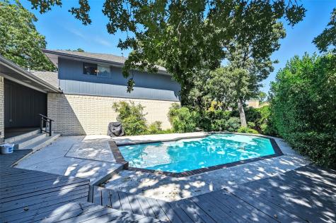 2201 Adams Drive Arlington TX 76011