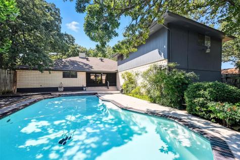 2201 Adams Drive Arlington TX 76011