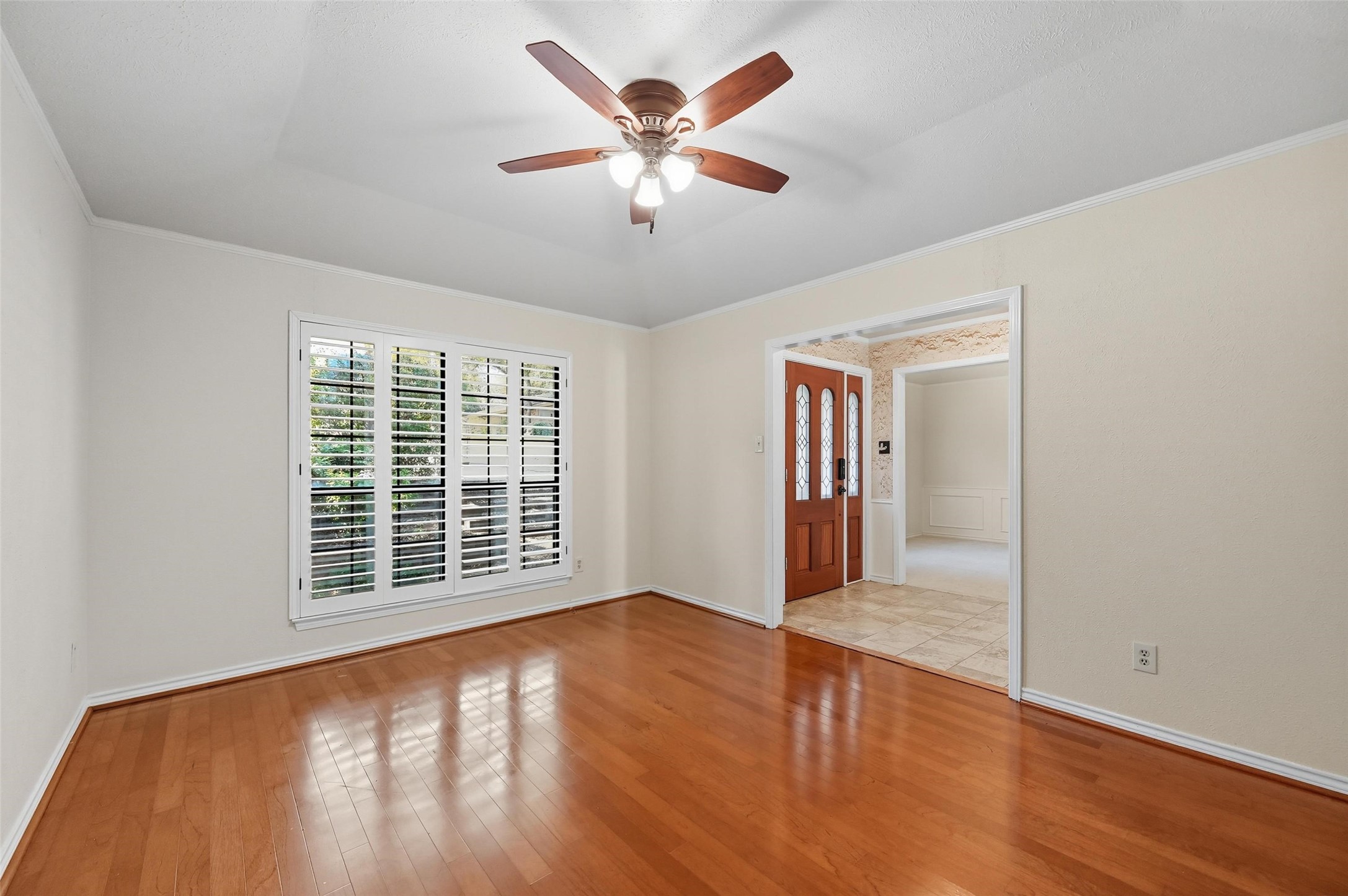 2201 Adams Drive Arlington TX 76011