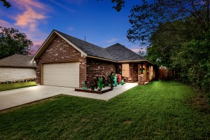 1104 S Fannin Street Alvarado TX 76009