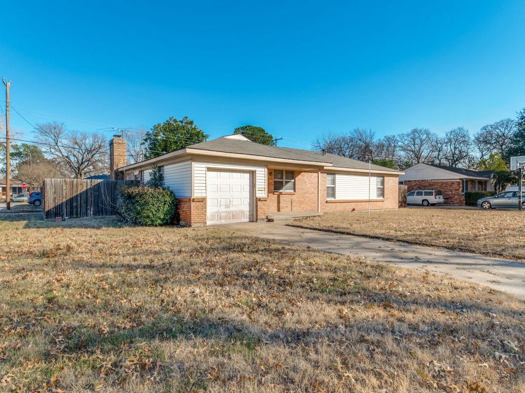 1120 Valentine Street Hurst TX 76053