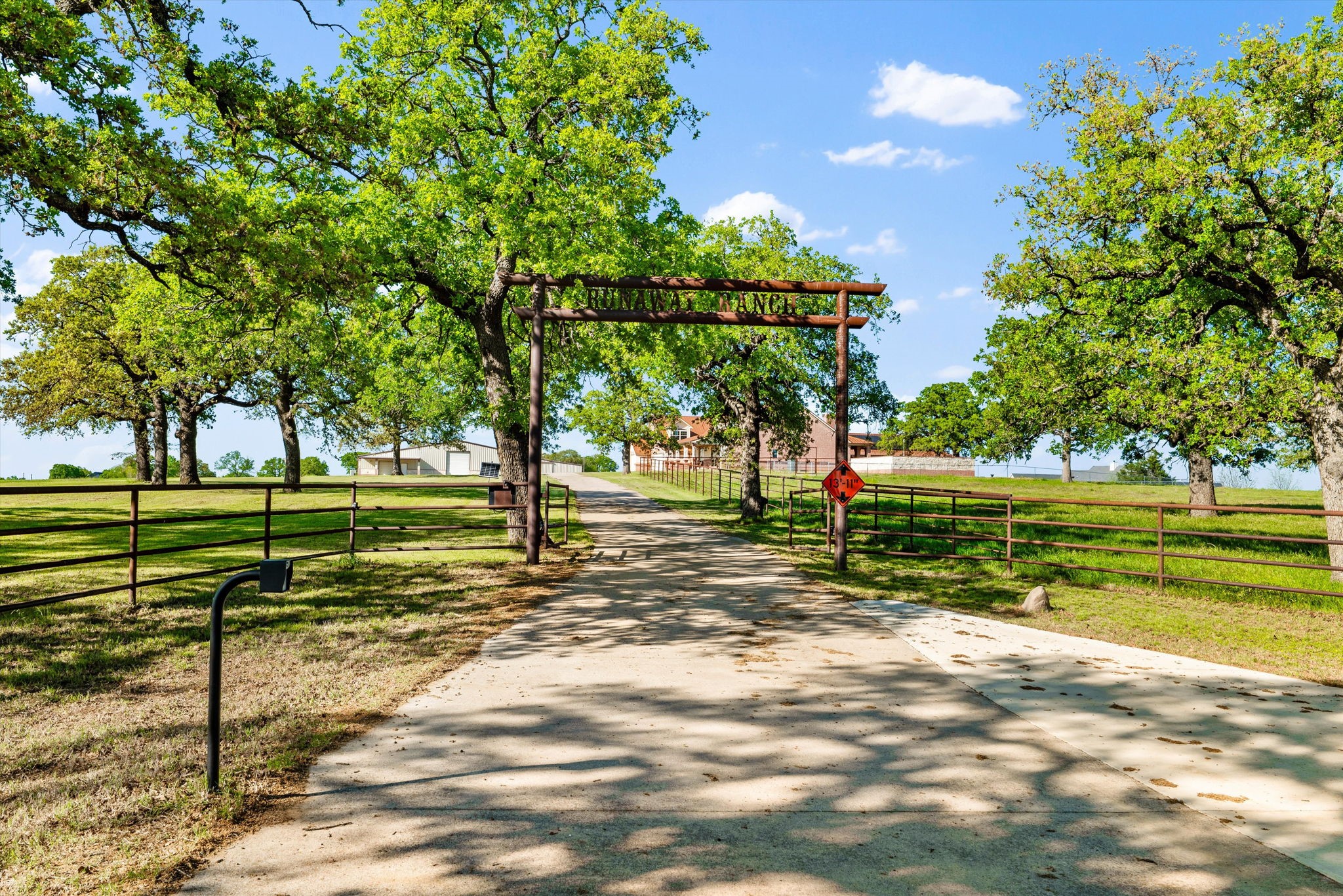 266 County Road 4577 Boyd TX 76023