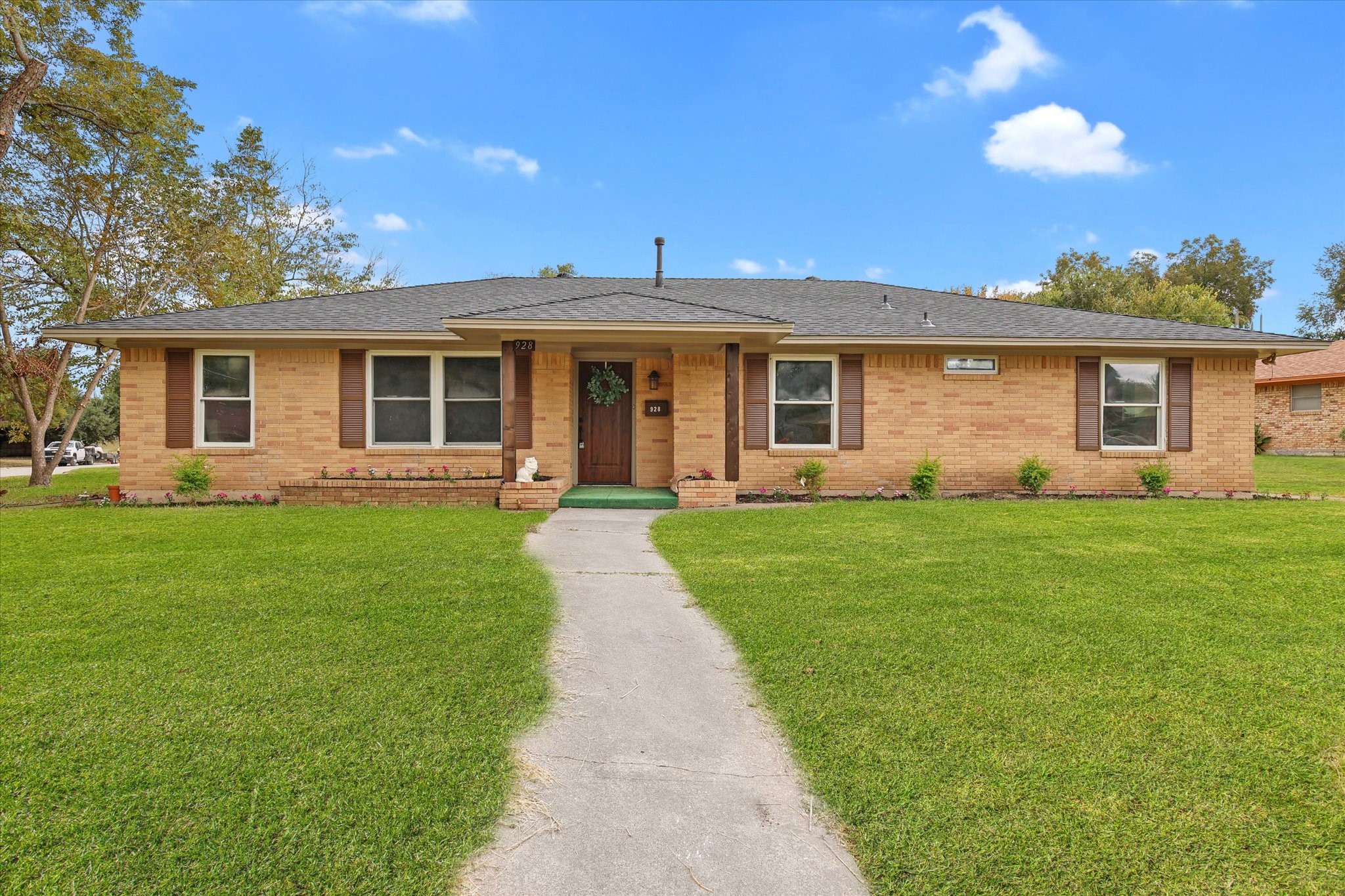 928 Oak Trail Desoto TX 75115