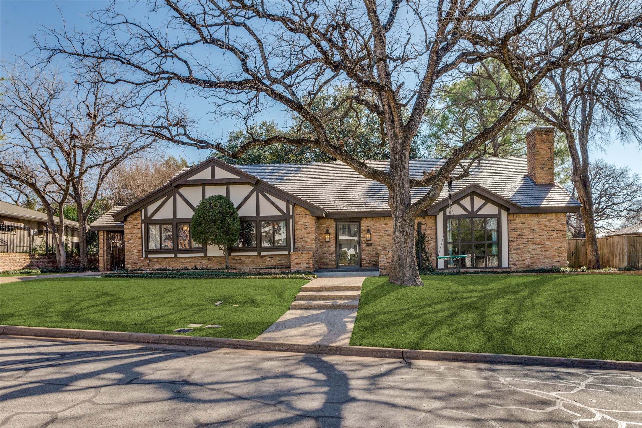 1213 Greenbriar Lane Arlington TX 76013
