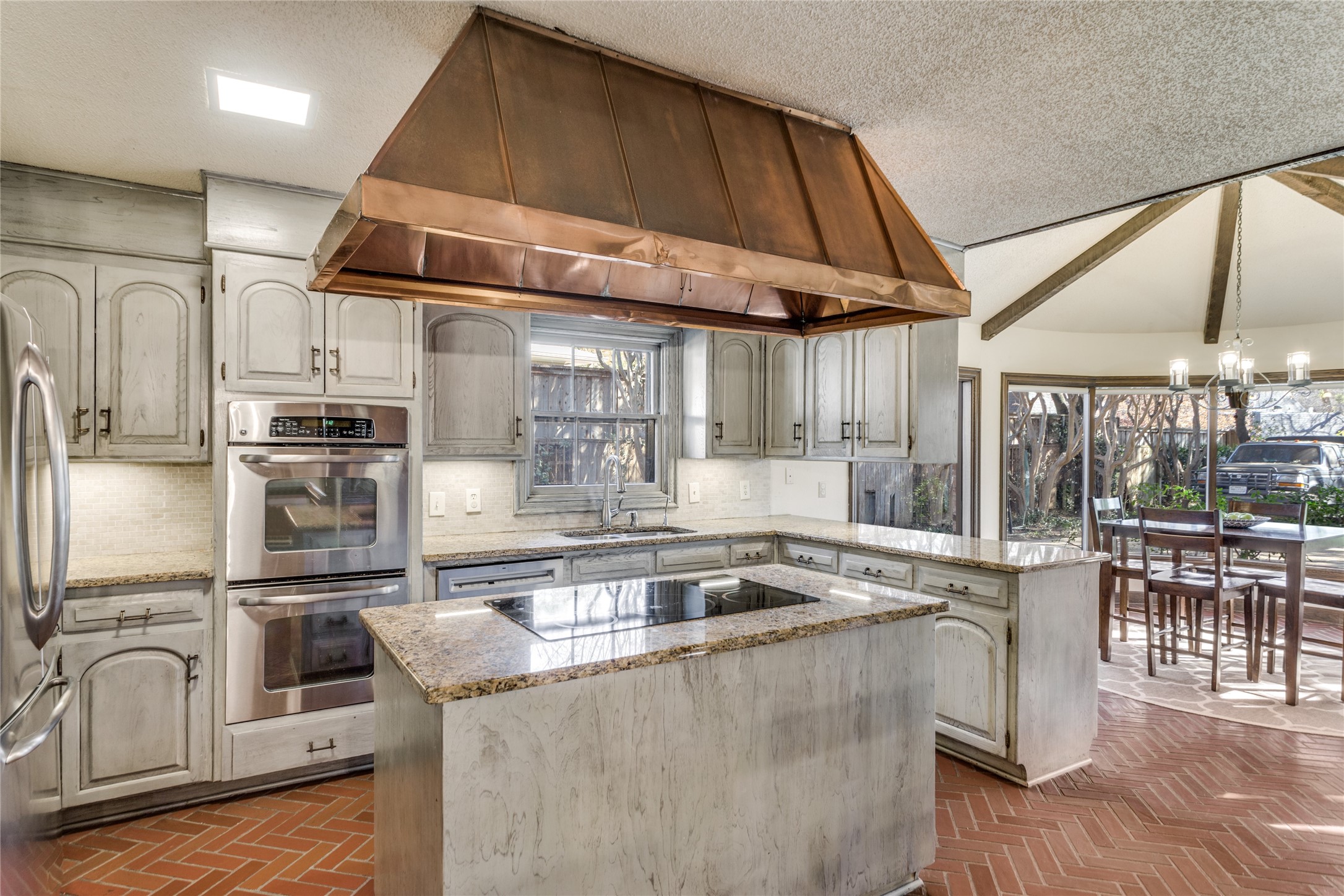 1213 Greenbriar Lane Arlington TX 76013
