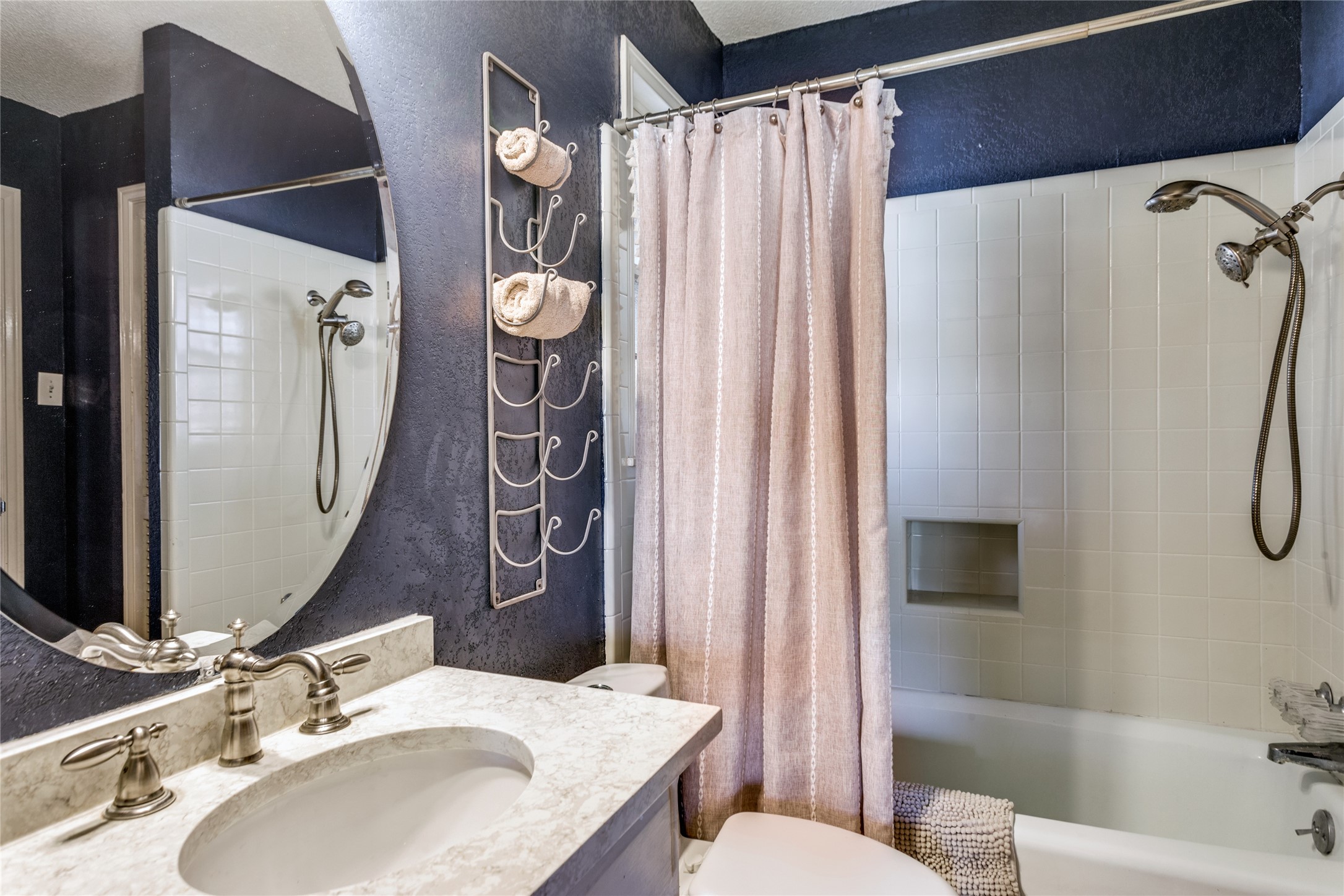 1213 Greenbriar Lane Arlington TX 76013