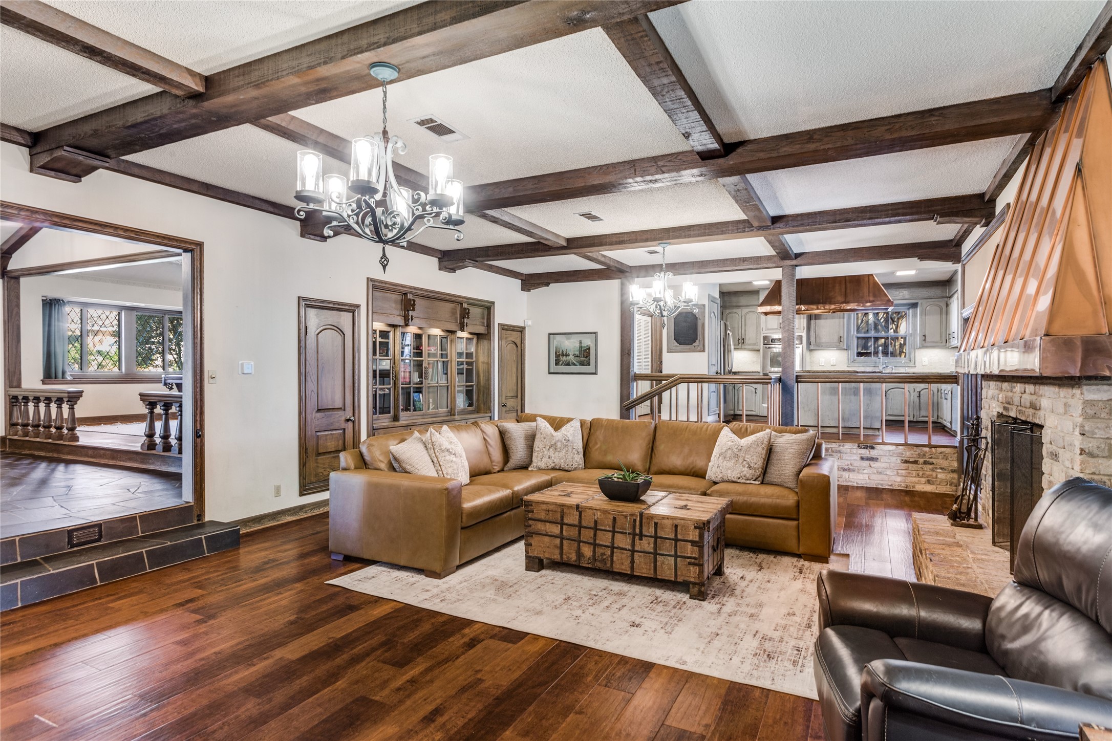 1213 Greenbriar Lane Arlington TX 76013