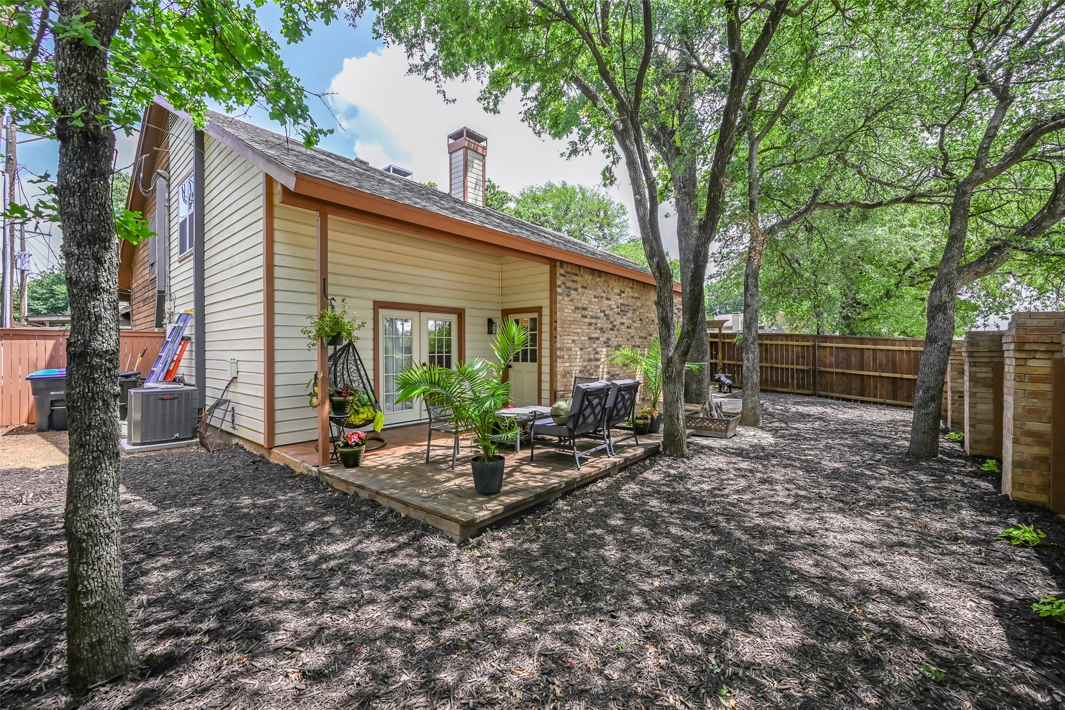 1446 Palmnold Circle W Fort Worth TX 76120