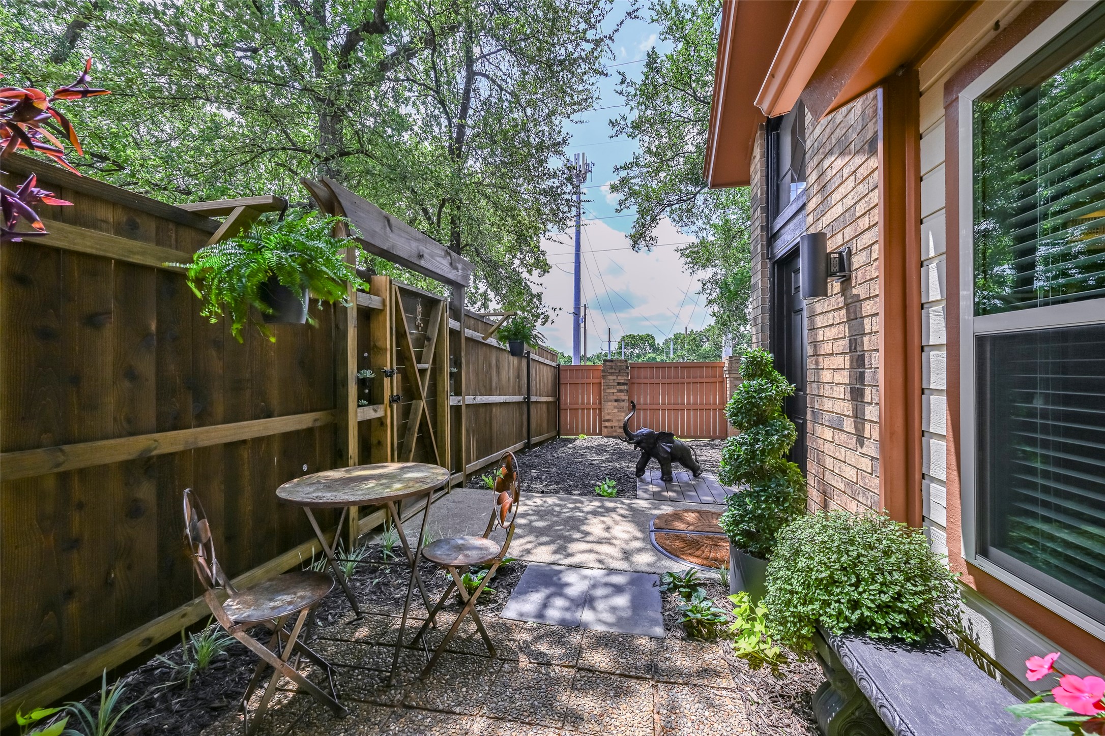 1446 Palmnold Circle W Fort Worth TX 76120