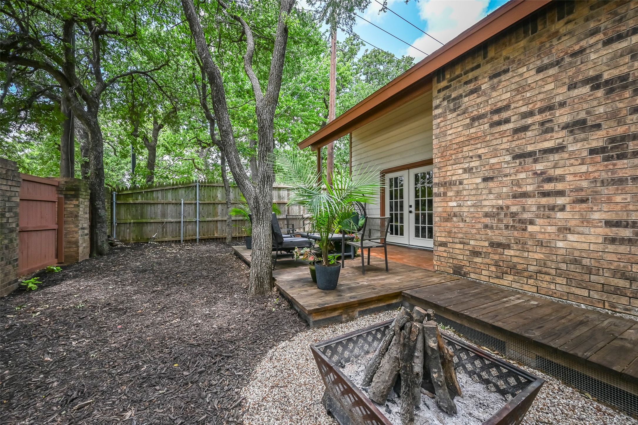 1446 Palmnold Circle W Fort Worth TX 76120