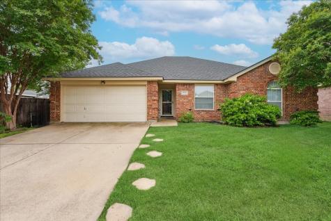 933 Carlin Lane Burleson TX 76028