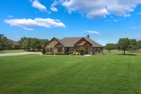 140 Cowan Crossing Alvord TX 76225