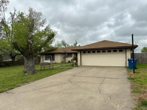 1106 Briarwood Street Mexia TX 76667