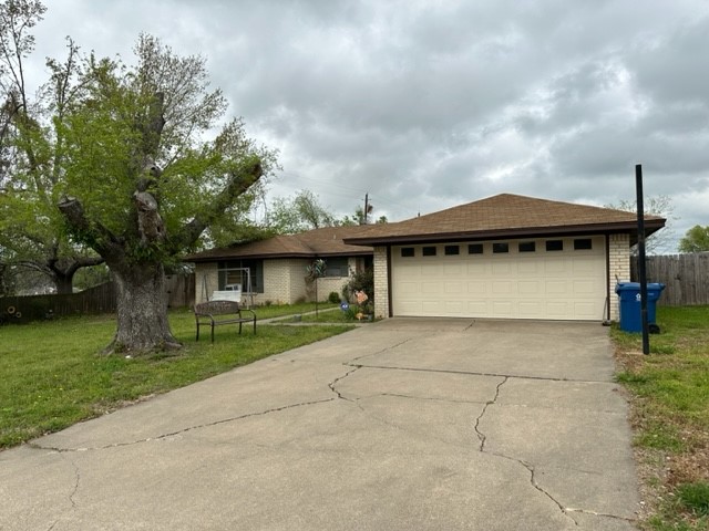 1106 Briarwood Street Mexia TX 76667