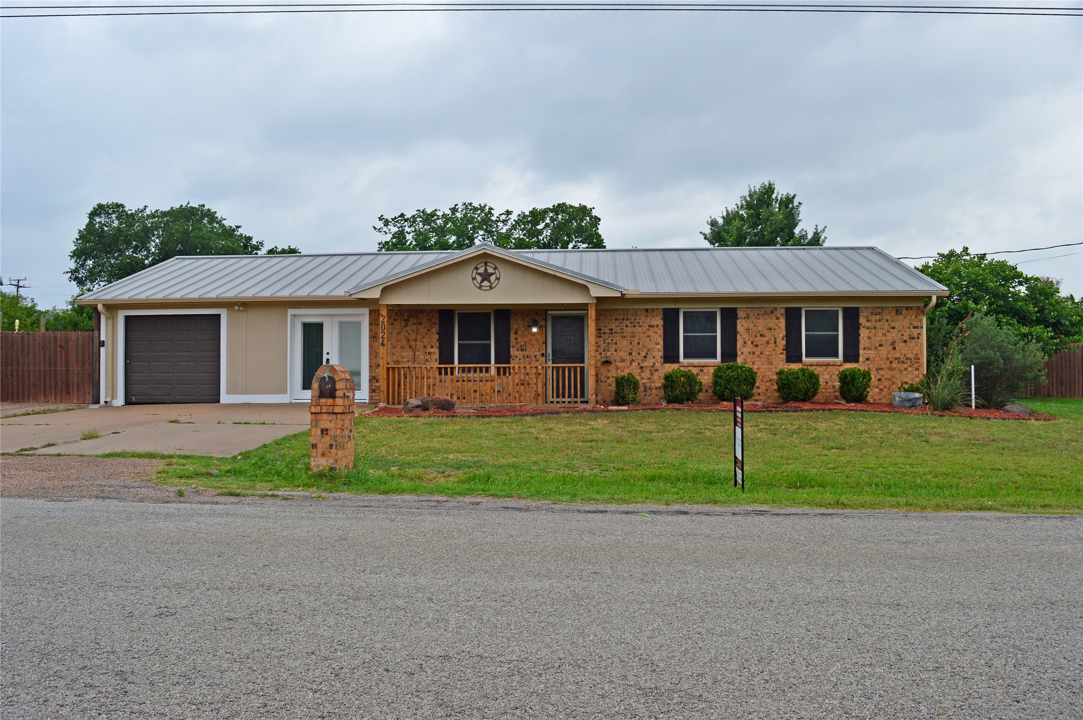 2024 Walker Street Granbury TX 76048