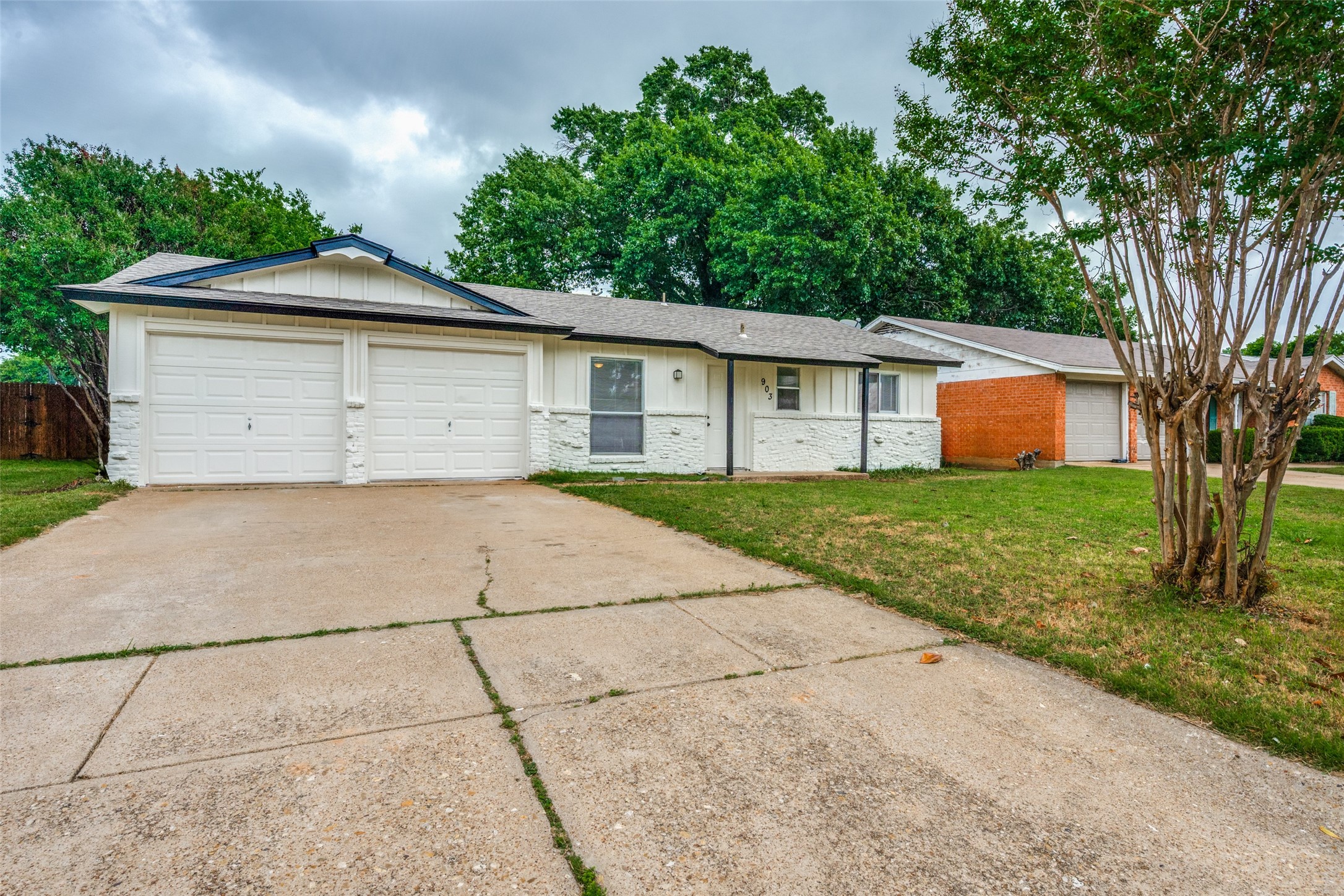 903 Woodbrook Street Arlington TX 76011