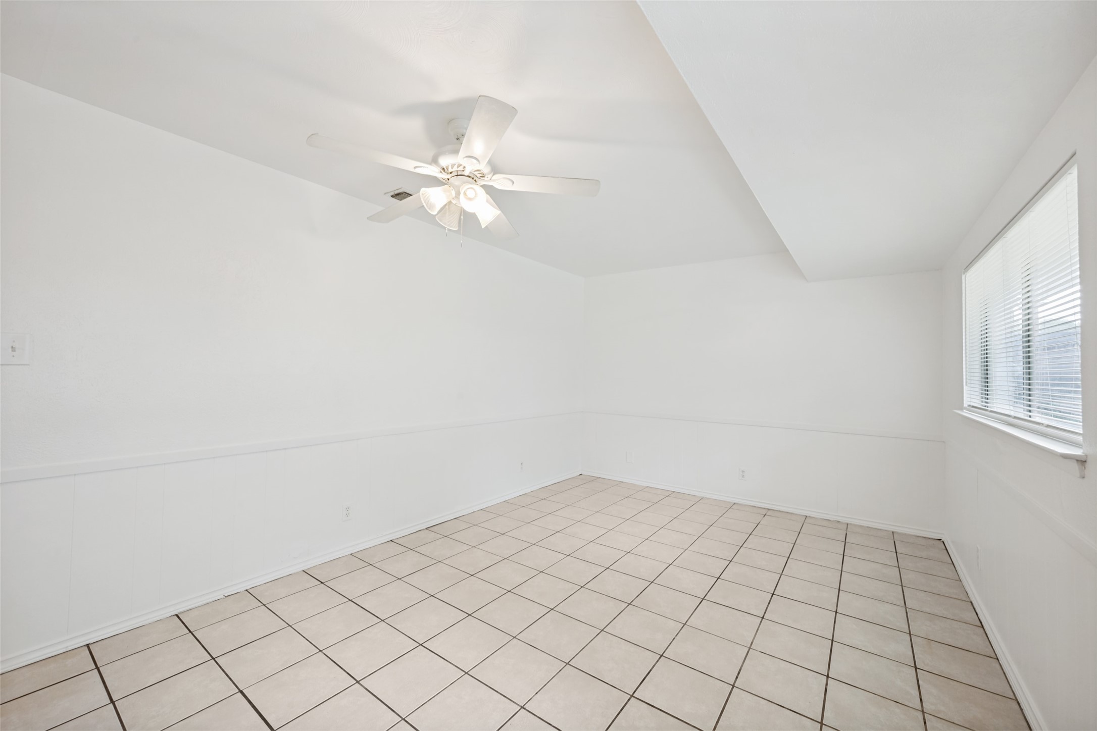 903 Woodbrook Street Arlington TX 76011