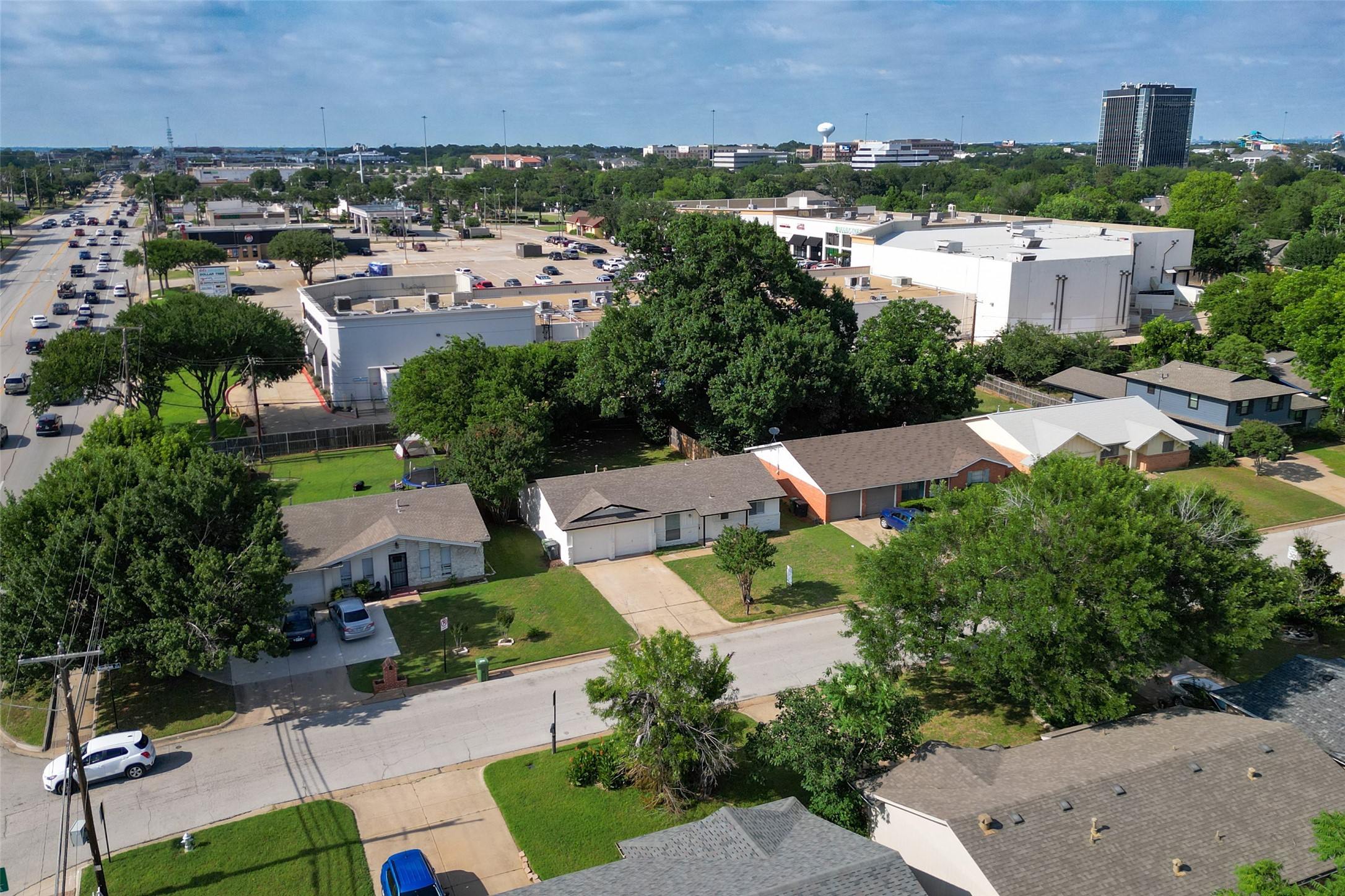 903 Woodbrook Street Arlington TX 76011