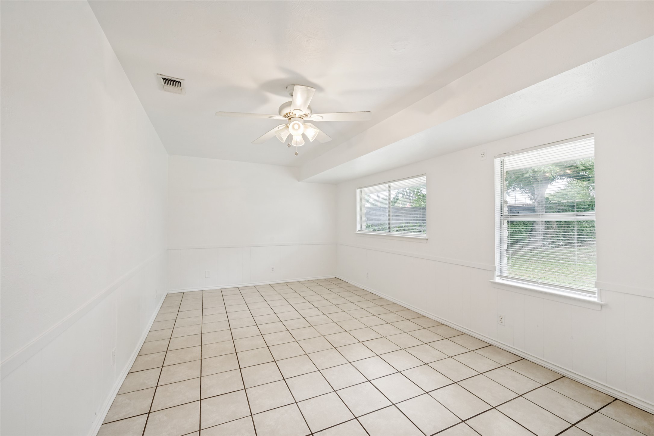 903 Woodbrook Street Arlington TX 76011