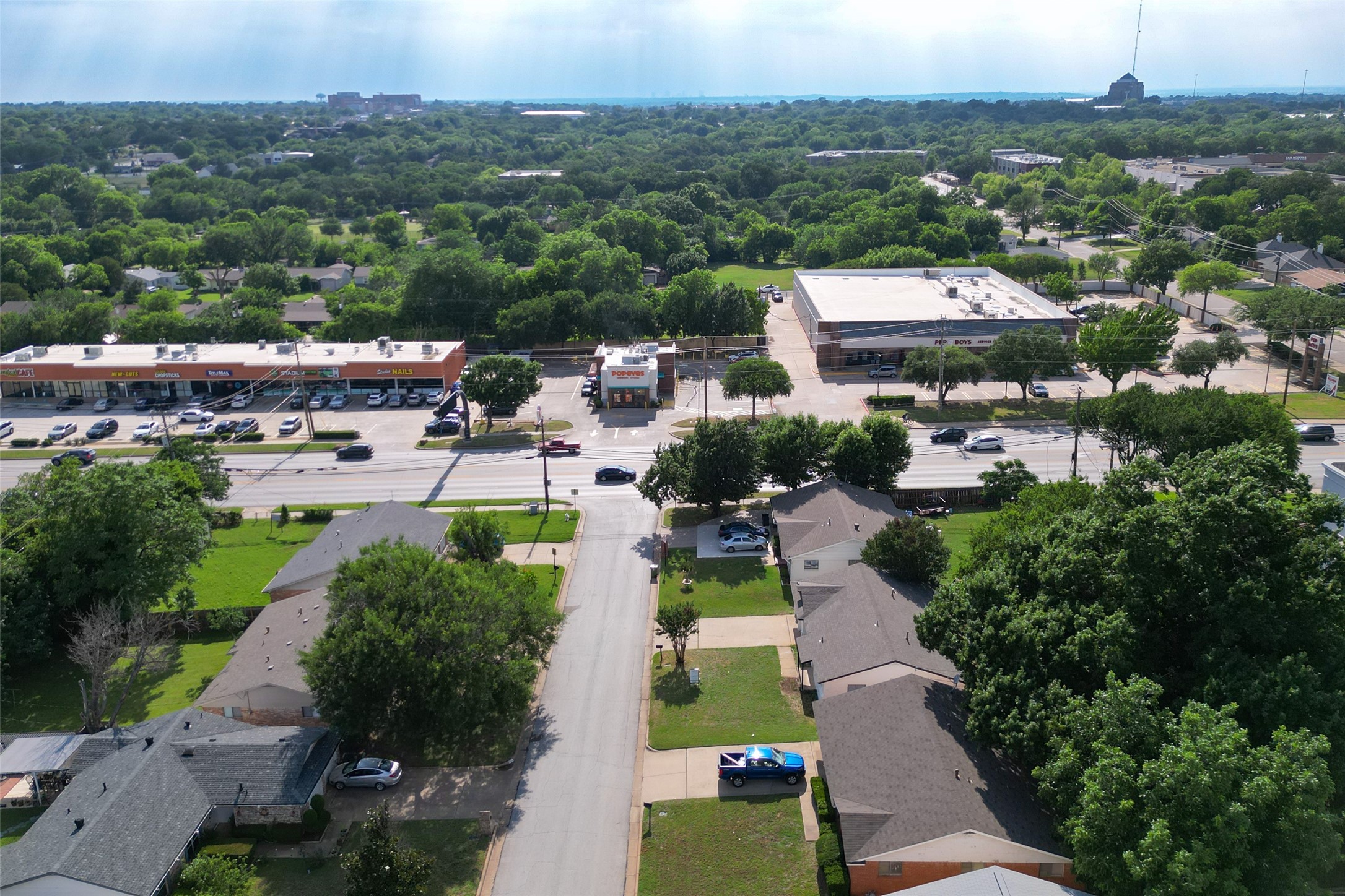 903 Woodbrook Street Arlington TX 76011