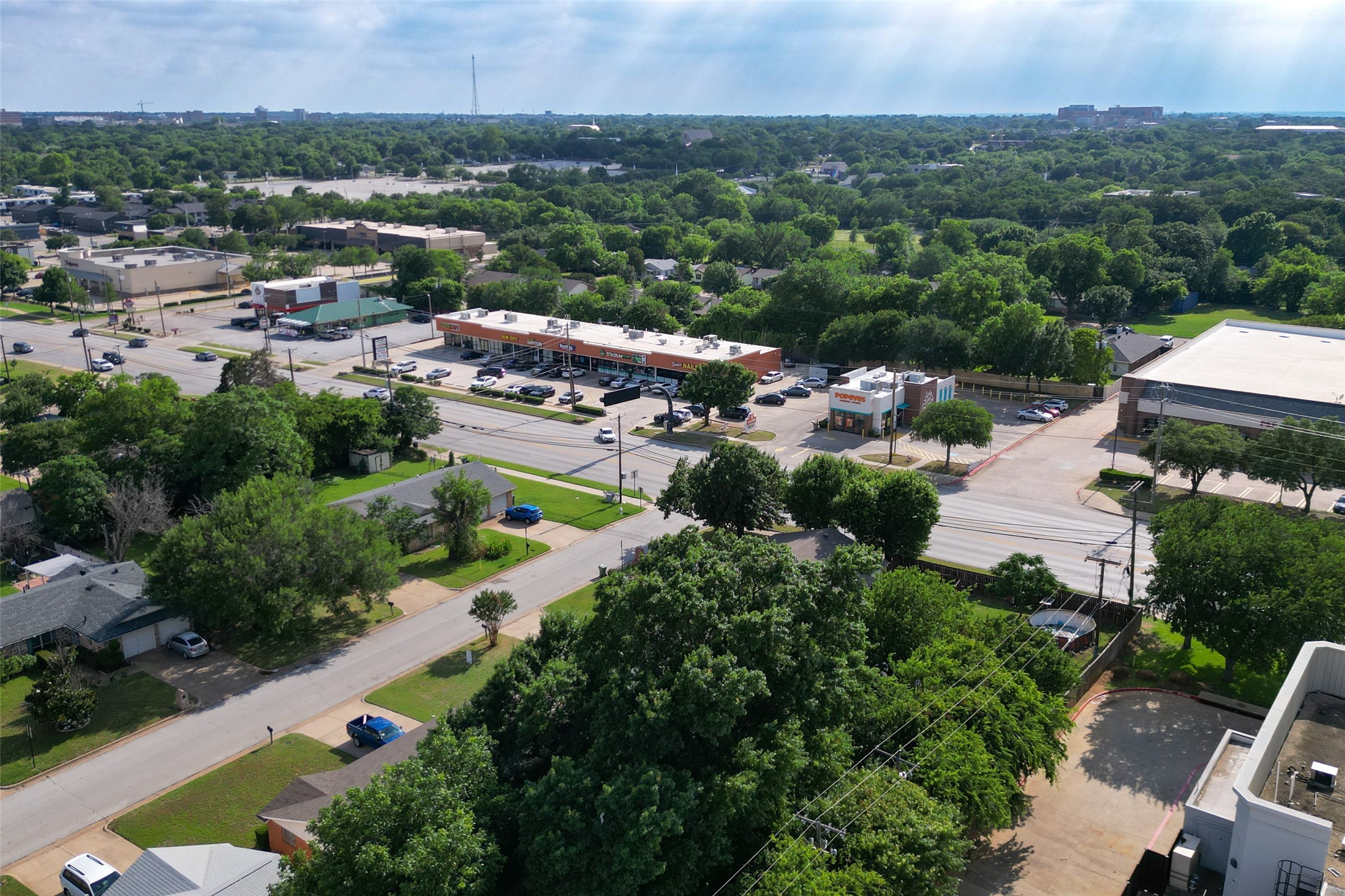 903 Woodbrook Street Arlington TX 76011