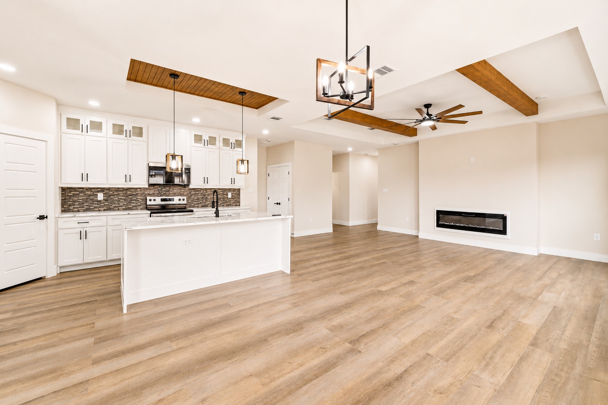 5847 Black Pine Circle Granbury TX 76048