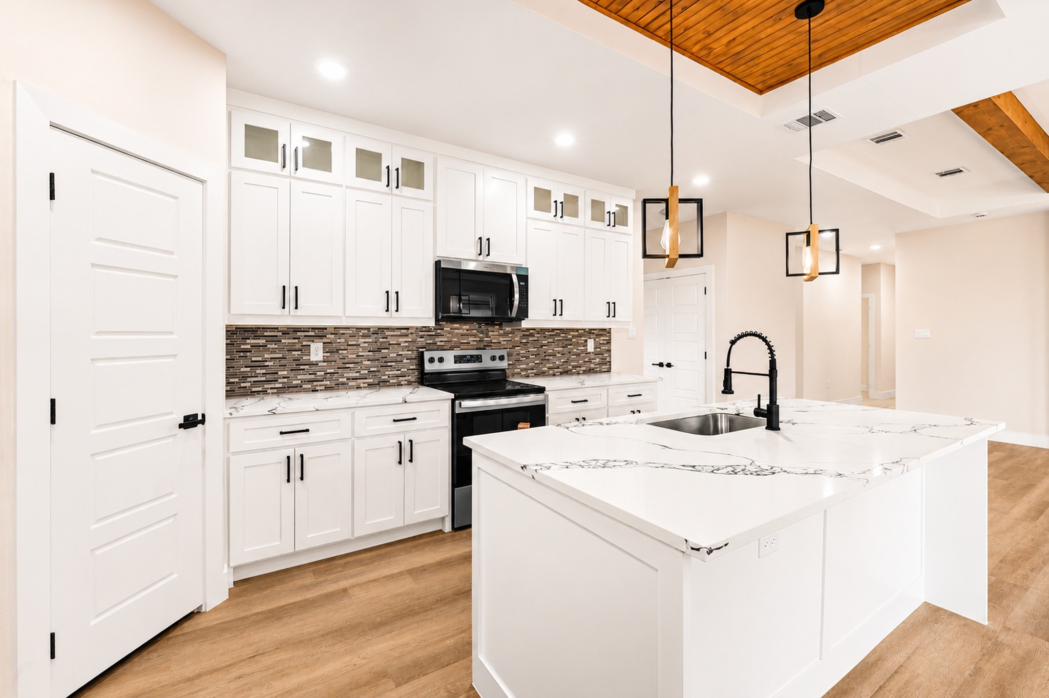 5847 Black Pine Circle Granbury TX 76048