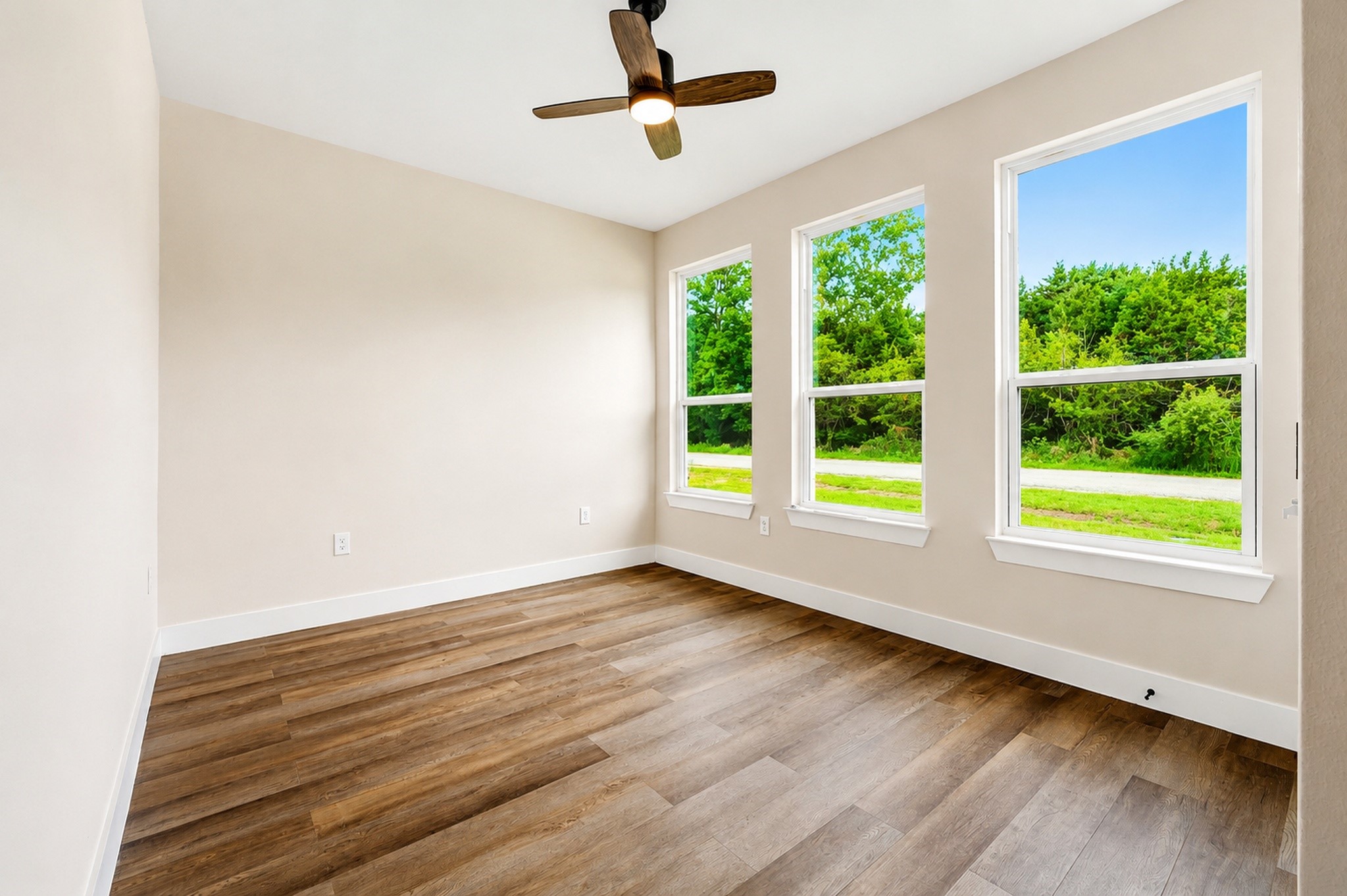 5847 Black Pine Circle Granbury TX 76048