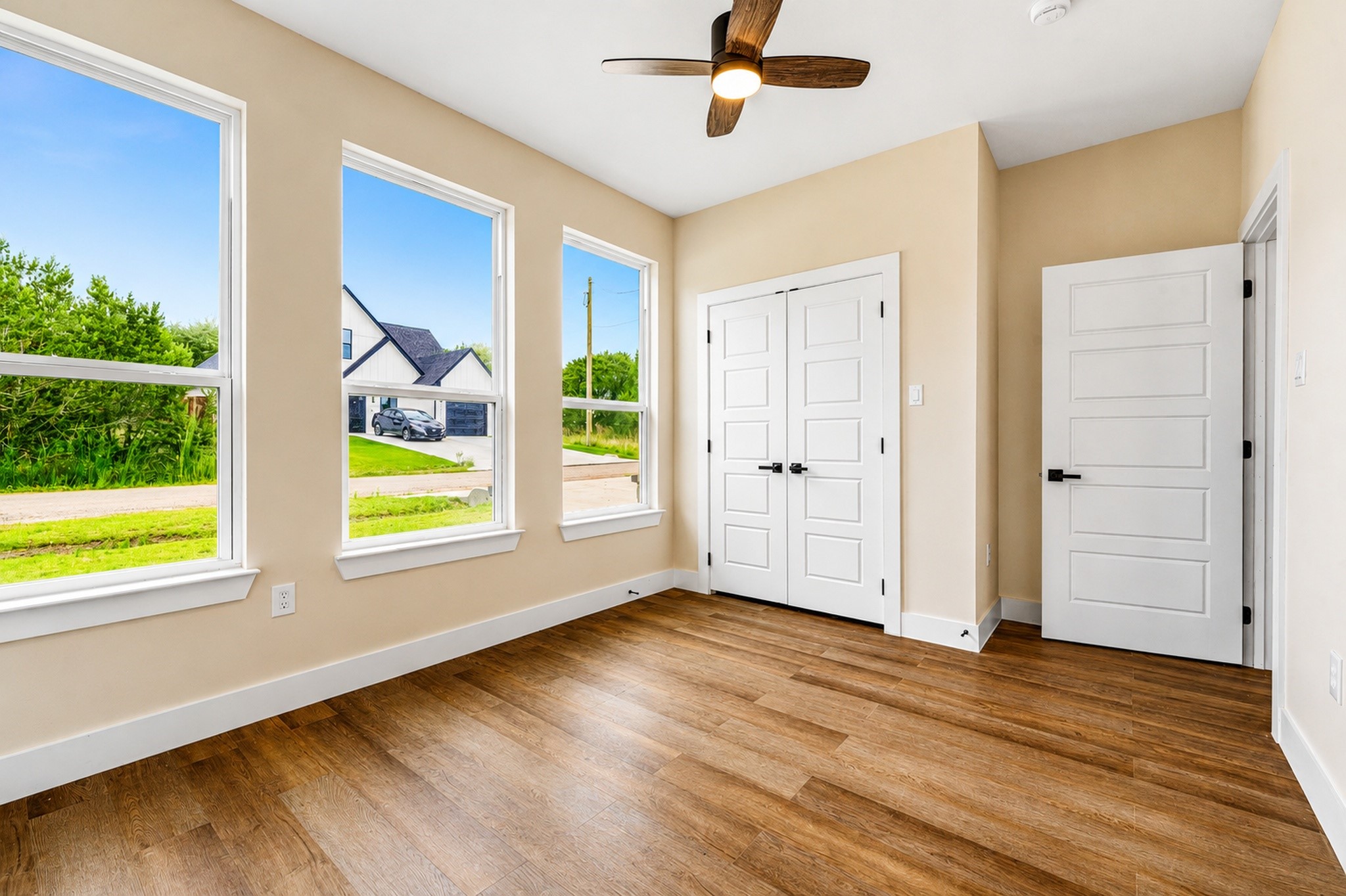 5847 Black Pine Circle Granbury TX 76048
