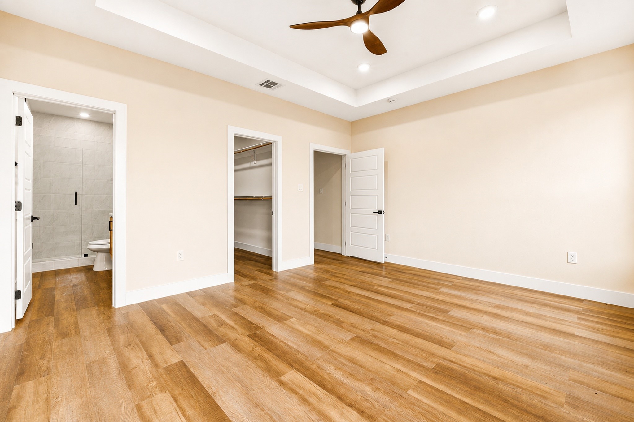 5847 Black Pine Circle Granbury TX 76048