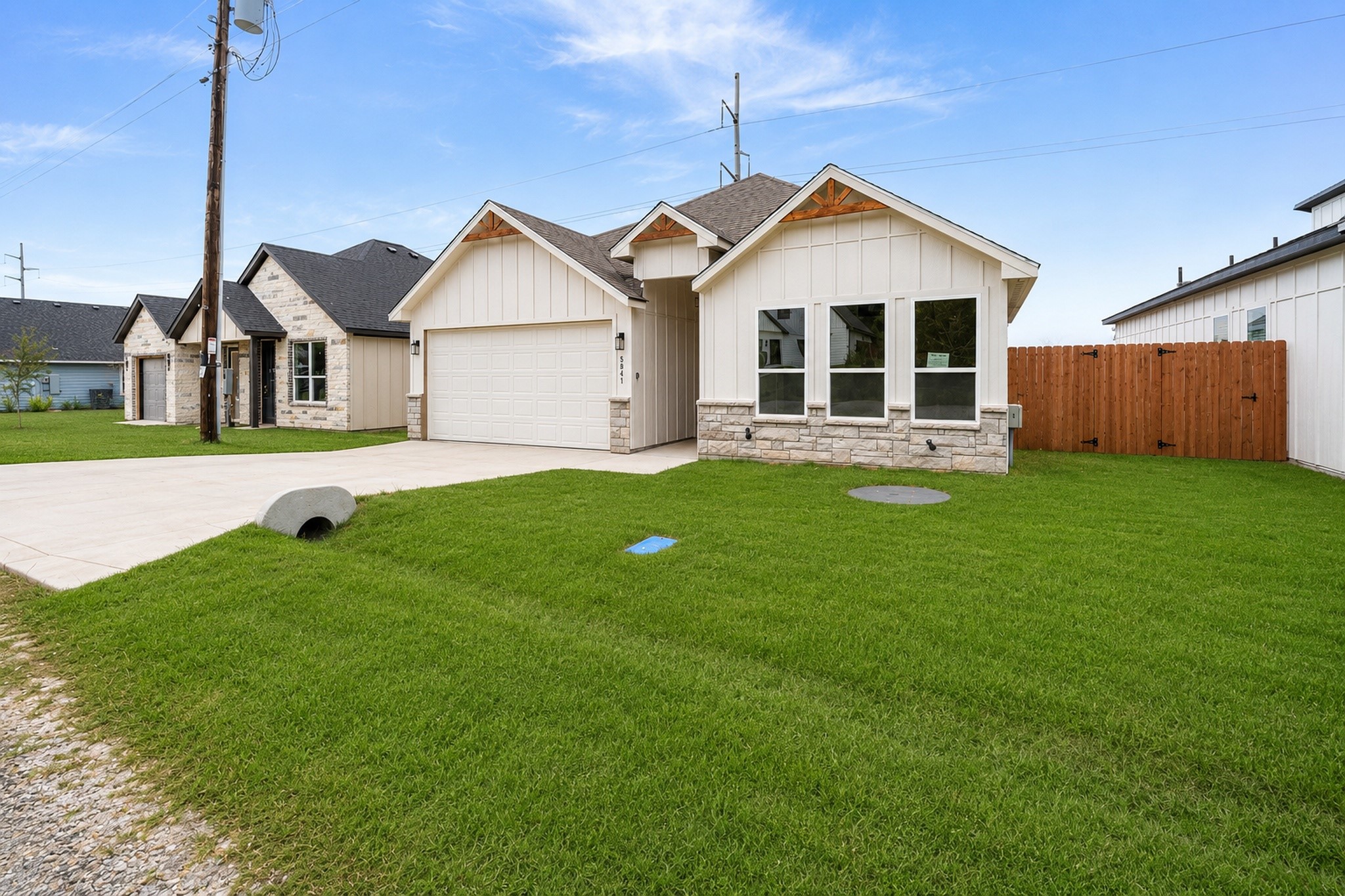 5847 Black Pine Circle Granbury TX 76048