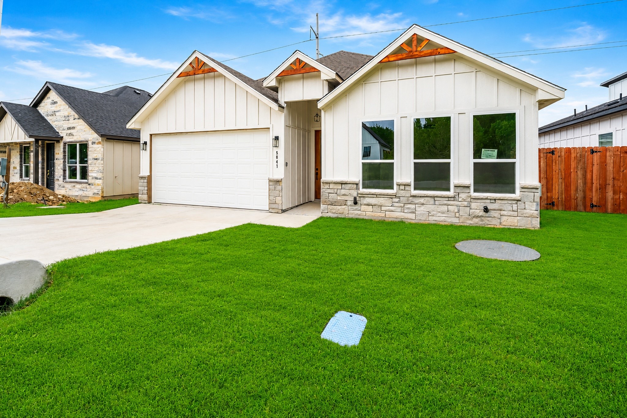 5847 Black Pine Circle Granbury TX 76048