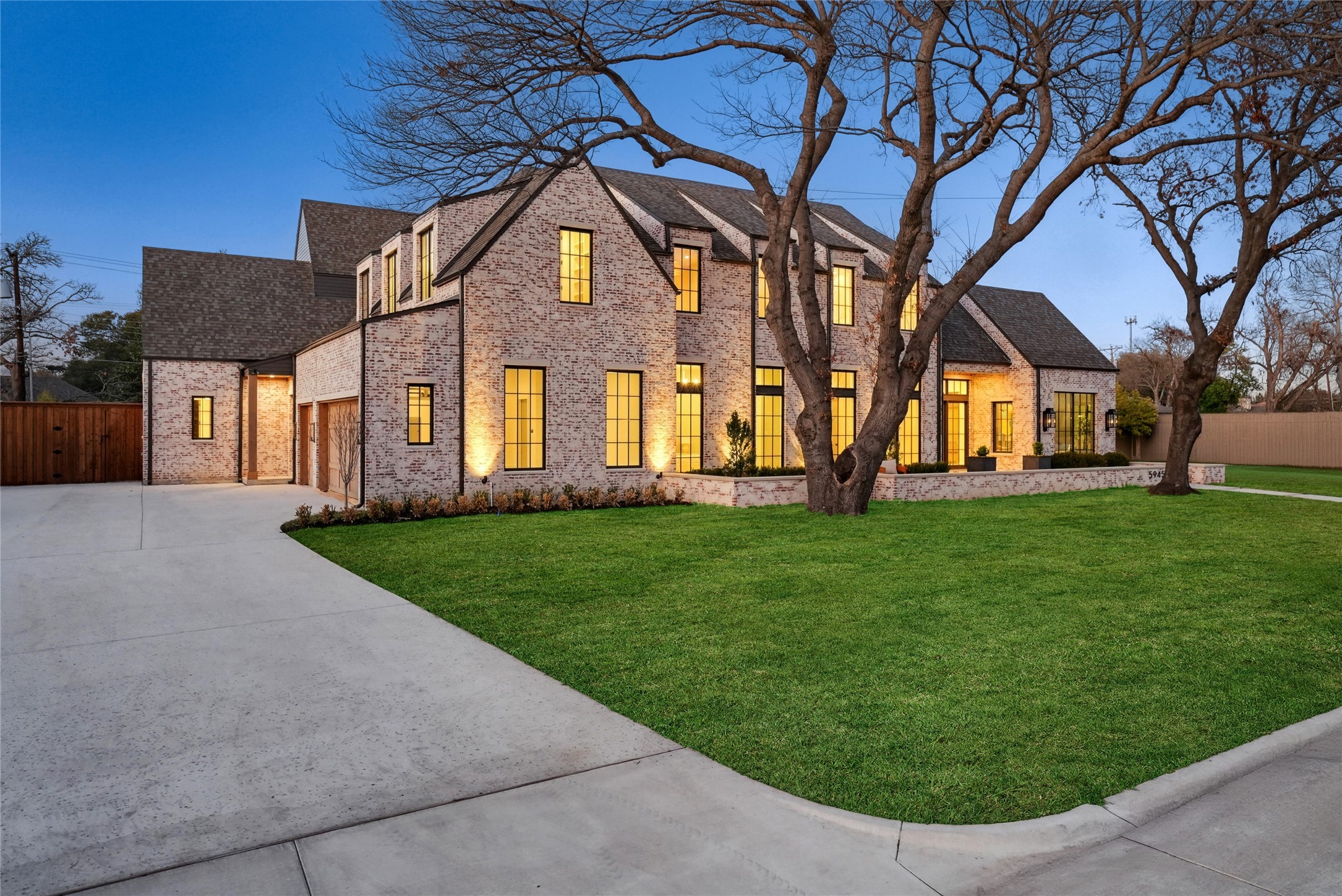 5945 Royal Crest Drive Dallas TX 75230