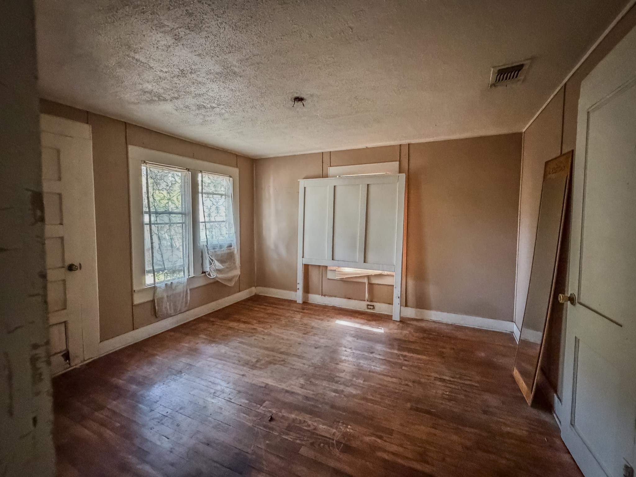 207 Cleveland Avenue Weatherford TX 76086