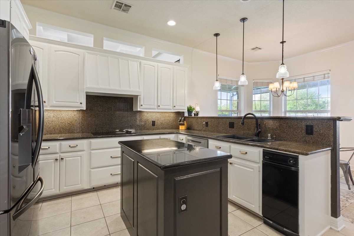 936 Queen Elizabeth Drive Waco TX 76657