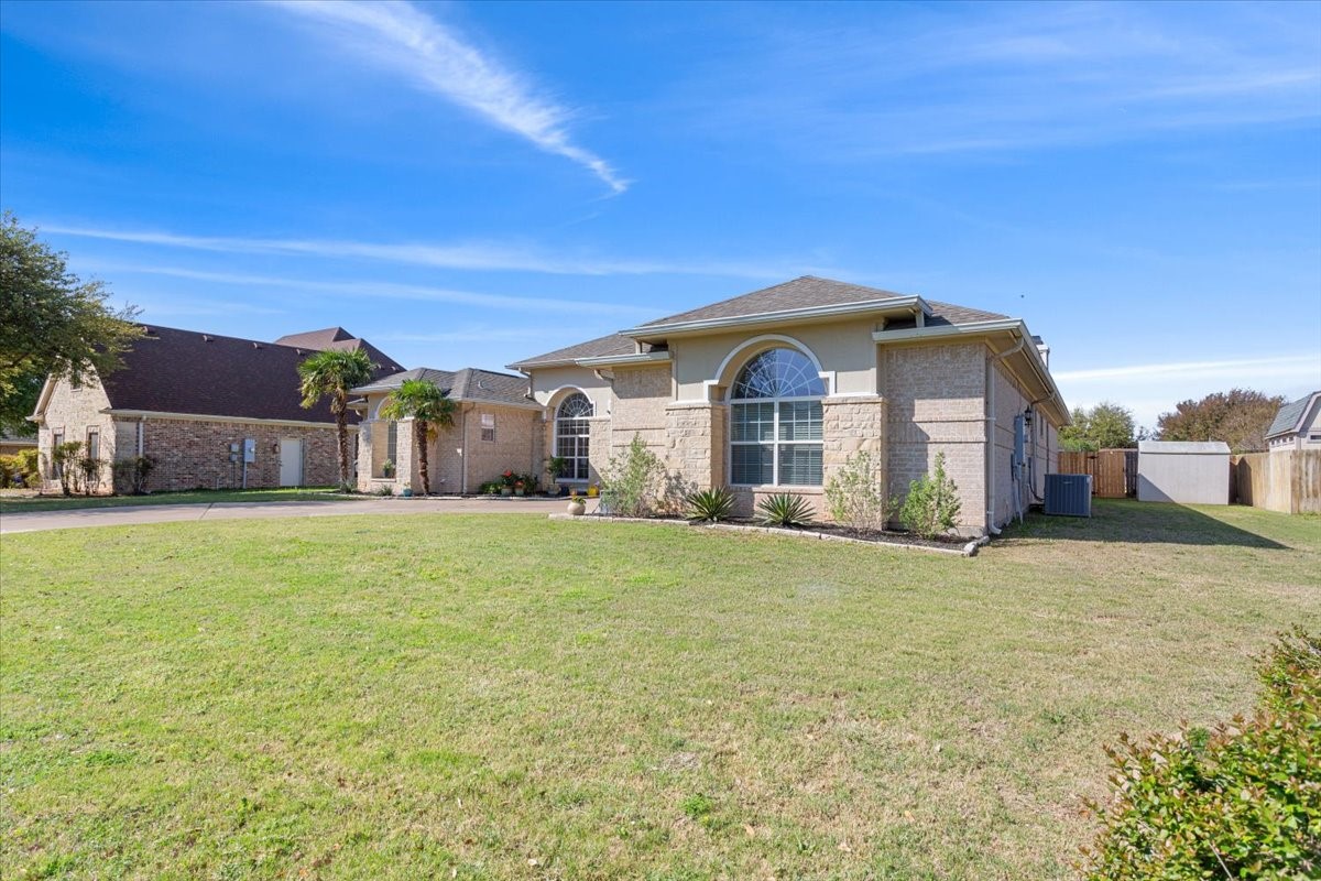 936 Queen Elizabeth Drive Waco TX 76657