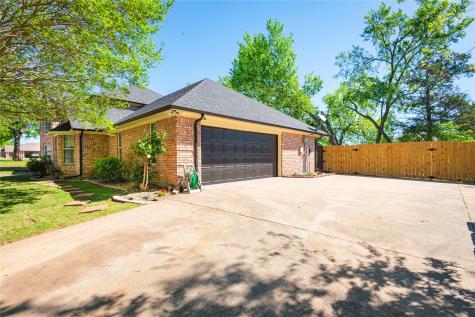 2020 Arbor Bend Street Bonham TX 75418