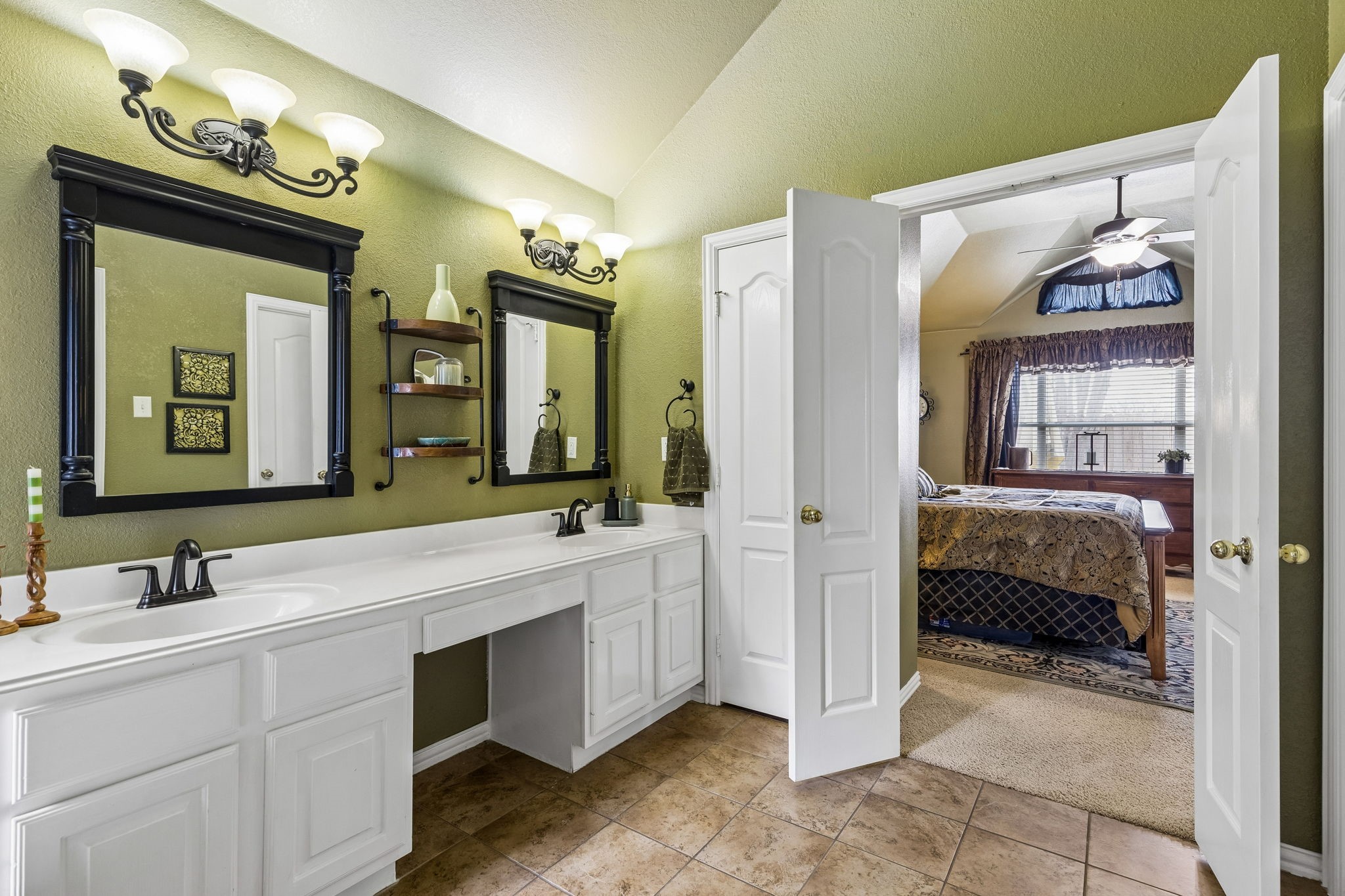 2136 Pritchard Drive Grapevine TX 76051