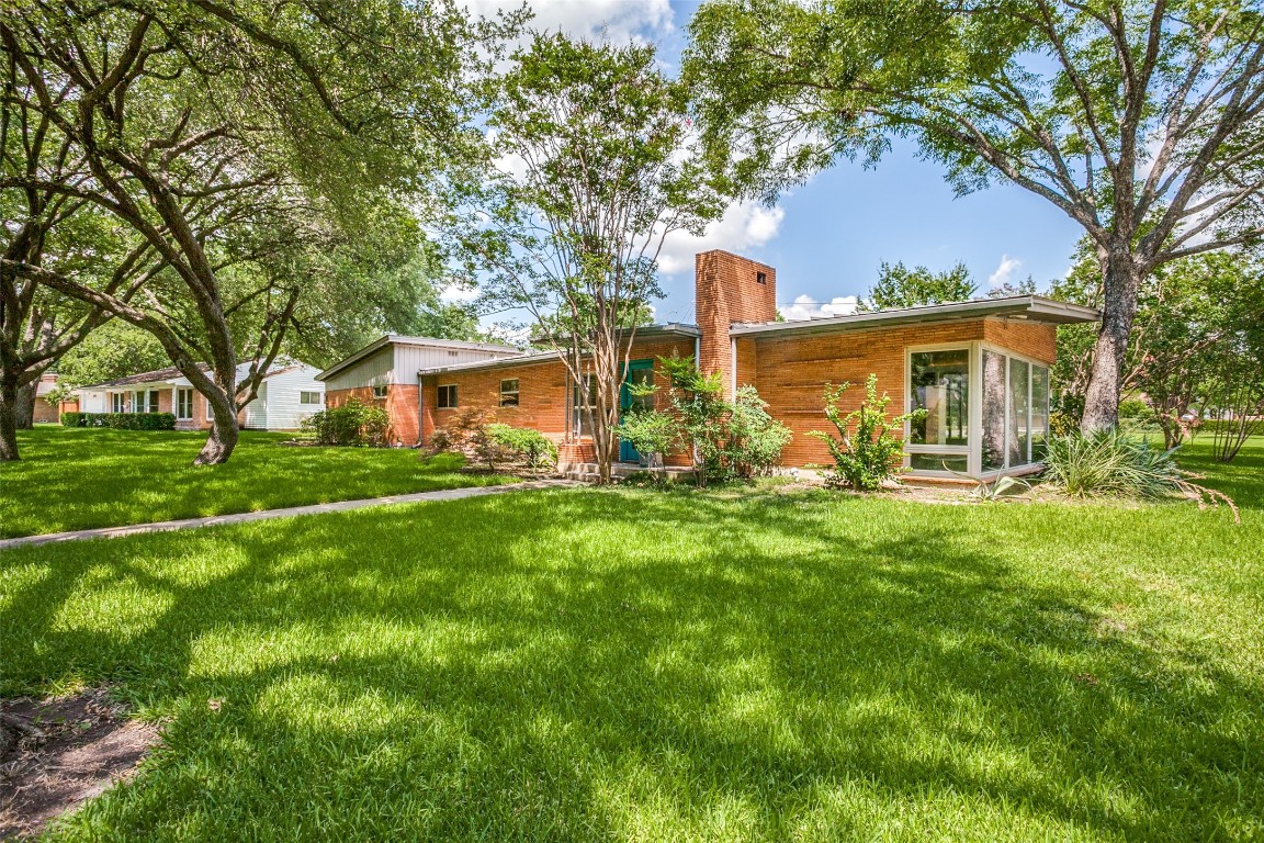 1130 Tranquilla Drive Dallas TX 75218