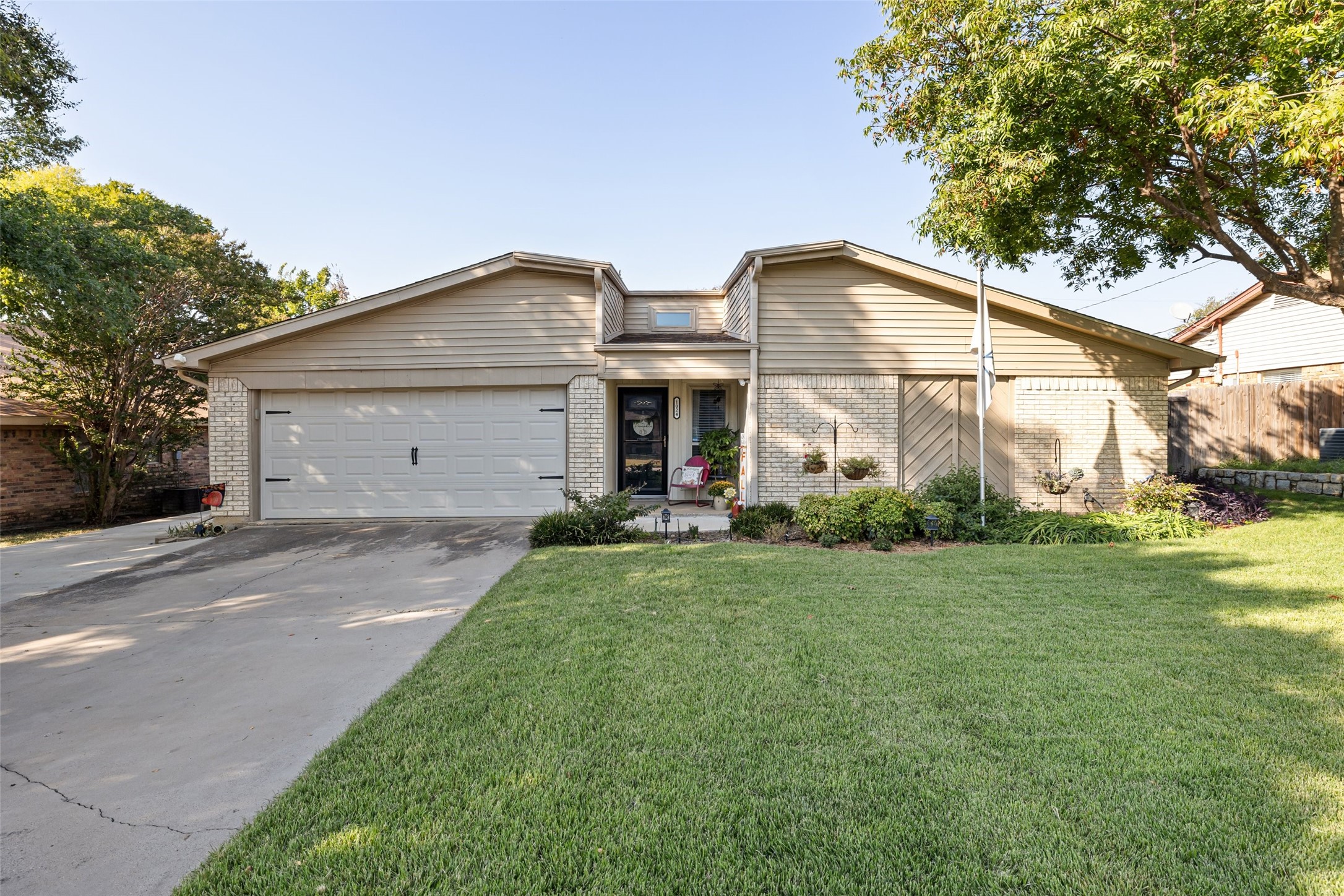 1024 Fox River Lane Fort Worth TX 76120