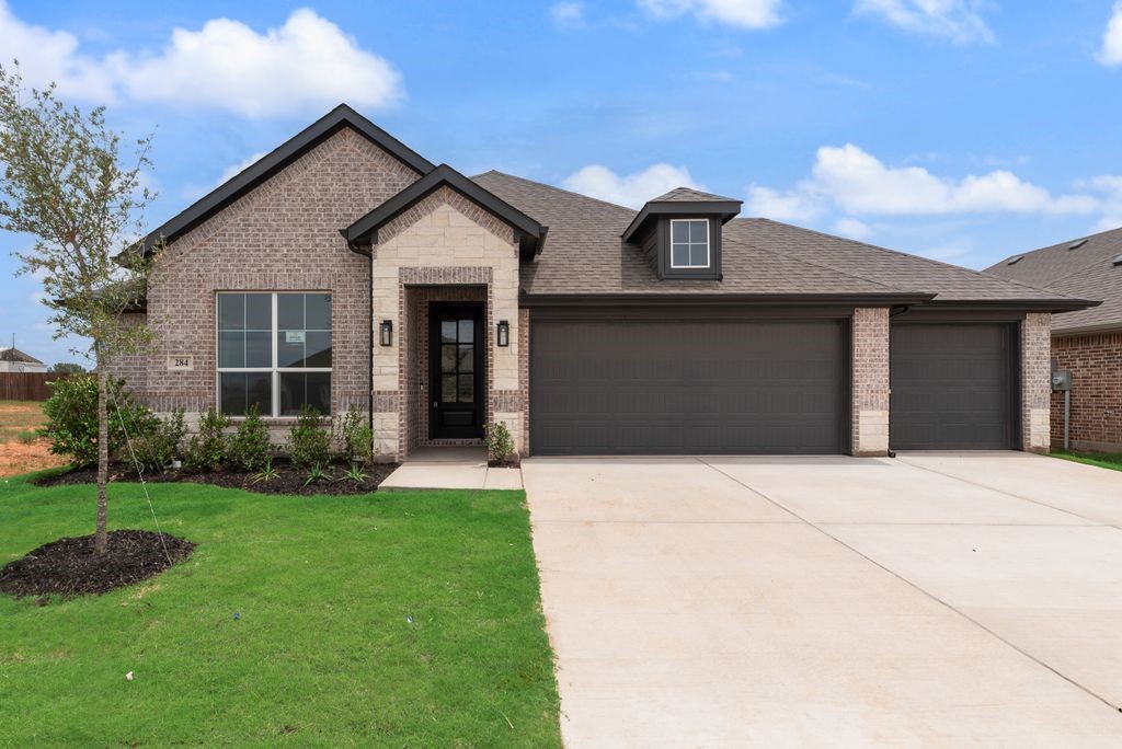 284 Coronado Court Granbury TX 76048