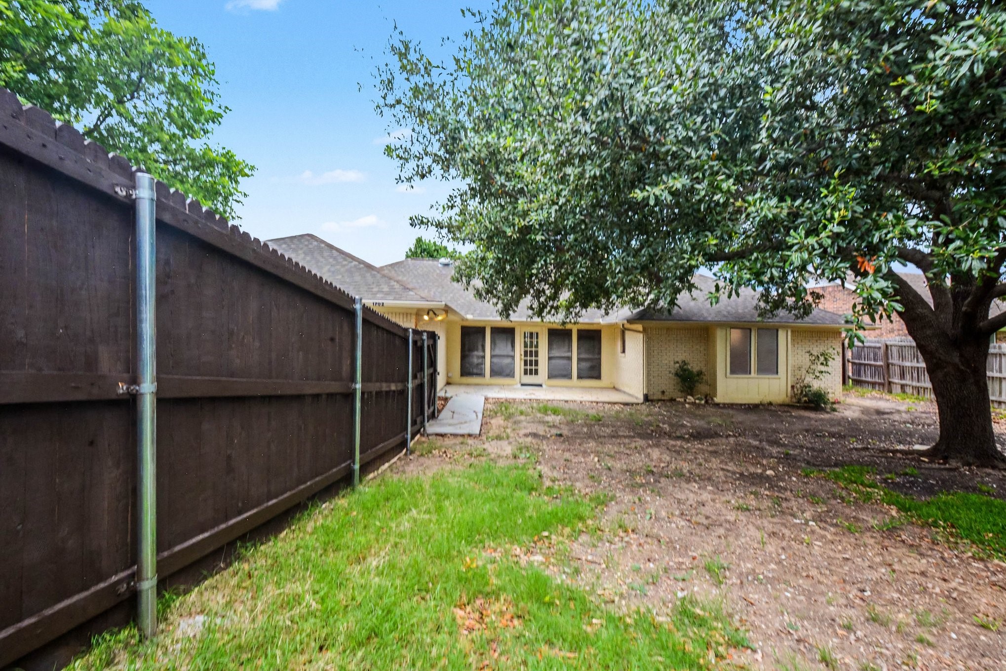 1702 Surrey Court Garland TX 75043