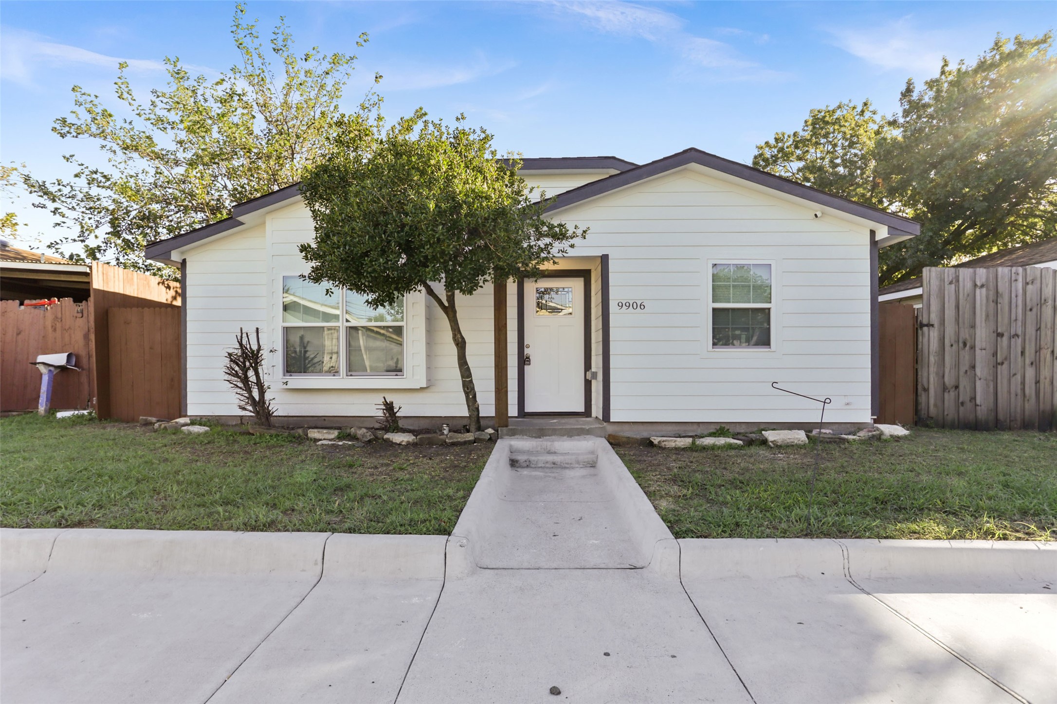 9906 Hustead Street Dallas TX 75217