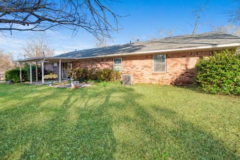 410 S Bois Darc Street Blossom TX 75416
