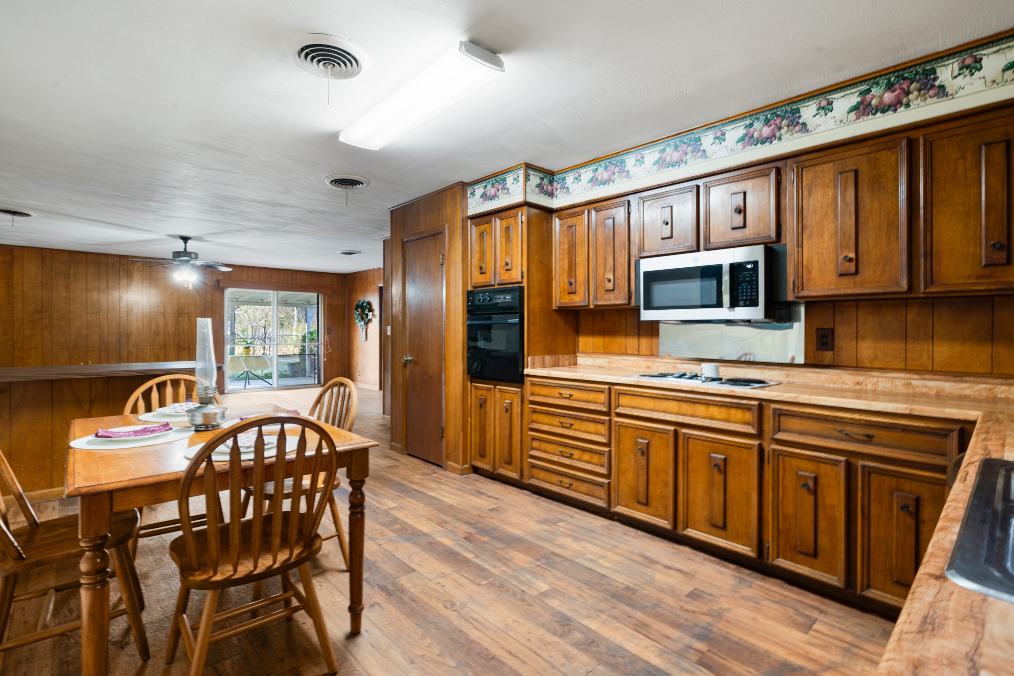 410 S Bois Darc Street Blossom TX 75416